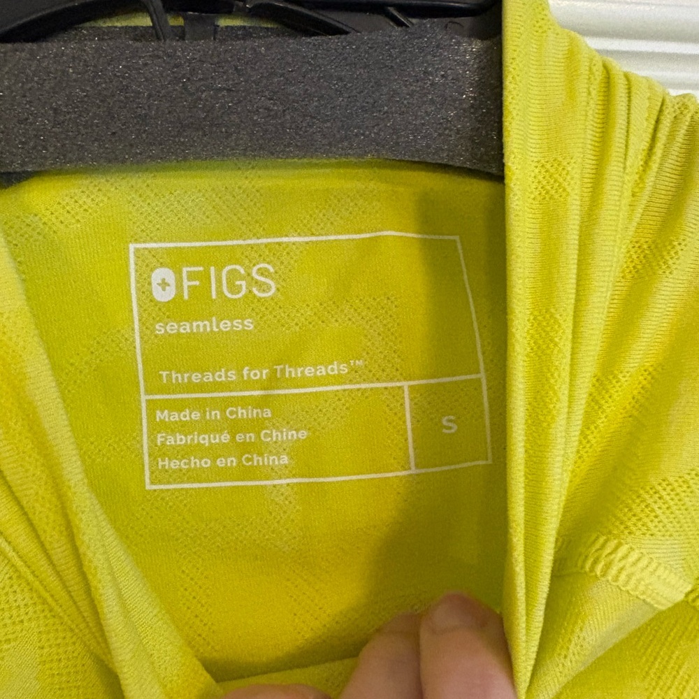 FIGS Seamless Long Sleeve - Picture 4 of 6